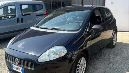 Usata Fiat Grande Punto 77 CV (56 kW) 2010 Bluazzurro Utilitaria