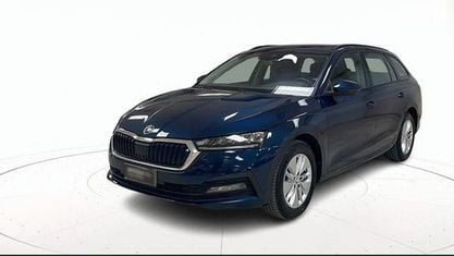 Usata Skoda Octavia Executive 150 CV (110 kW) 2023 Blu / pastello Station wagon