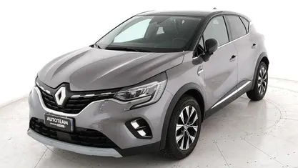 Usata Renault Captur Techno 101 CV (74 kW) 2023 Grigio SUV