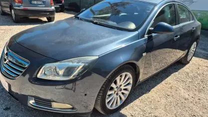 Usata Opel Insignia Cosmo 160 CV (117 kW) 2010 Grigio Berlina