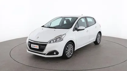 Usata 2016 Peugeot 208 Active Due volumi | 8599 € (Buon prezzo)