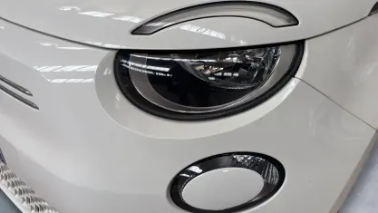 Usata Fiat 500e Icon 69 kW (95 CV) 2025 Ice white Berlina
