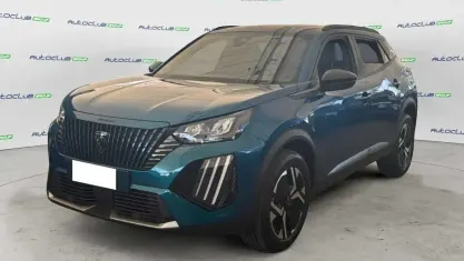 Usata Peugeot 2008 Allure 101 CV (74 kW) 2025 Blu SUV