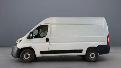 Usata Peugeot Boxer 140 CV (102 kW) 2024 Bianco icy Furgone