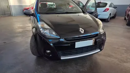 Usata Renault Clio II 75 CV (55 kW) 2010 Nero Berlina
