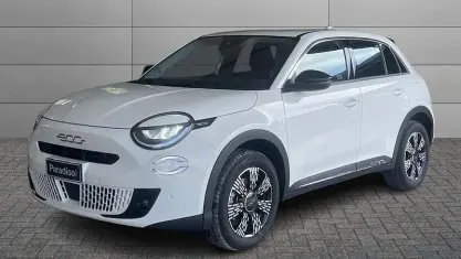 Usata Fiat 600 145 CV (106 kW) 2025 Bianco SUV