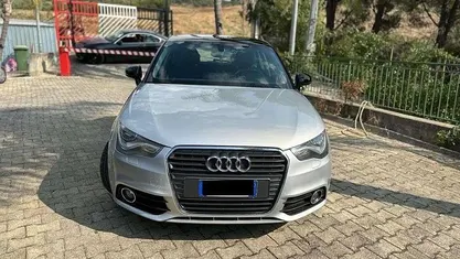 Usata Audi A1 Sportback Attraction 105 CV (77 kW) 2012 Grigio Utilitaria