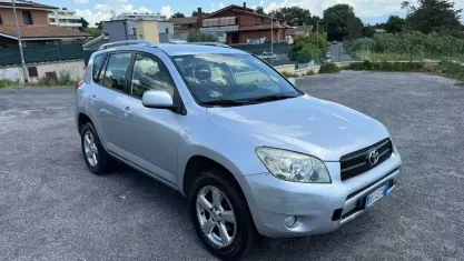 Usata Toyota RAV4 Sol 136 CV (100 kW) 2007 Grigio SUV