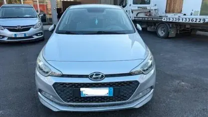 Usata Hyundai i20 Classic 75 CV (55 kW) 2015 Grigio Berlina