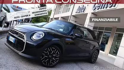 Usata Mini Cooper Favoured 156 CV (114 kW) 2024 Nero Utilitaria
