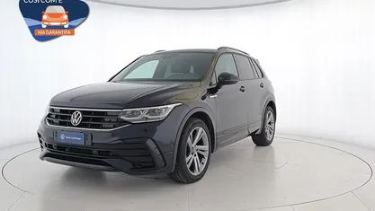 Deep black perlato Usata 2023 VW Tiguan R-line SUV | 29.400 € (Buon prezzo)