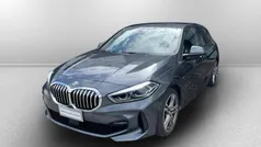 Mineral grey metallizzato Usata 2021 BMW 118 M Sport Due volumi | 26.500 € (Buon prezzo)