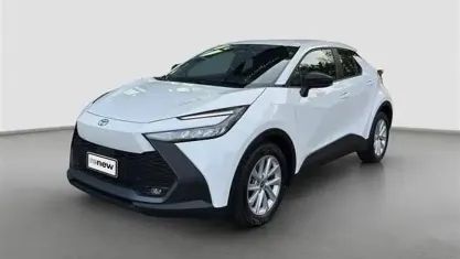 Begagnad Toyota C-HR Trend 140 HK (102 kW) 2024 Vit SUV