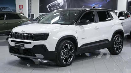 Ny Jeep Avenger Summit 101 HK (74 kW) 2025 Vit SUV