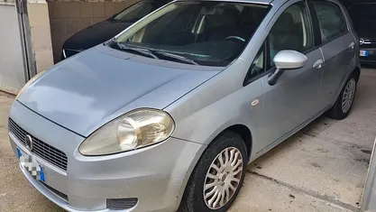 Usata Fiat Grande Punto 65 CV (47 kW) 2009 Argento Utilitaria