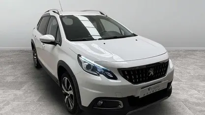 Usata 2017 Peugeot 2008 Allure SUV | 9900 € (Buon prezzo)
