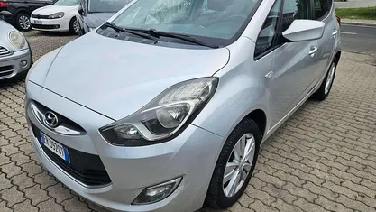 Usata Hyundai ix20 Comfort 90 CV (66 kW) 2013 Gray Utilitaria