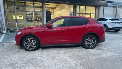 Usata Alfa Romeo Stelvio Tech Edition 160 CV (117 kW) 2019 Rosso SUV