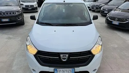 Bianco Usata 2018 Dacia Lodgy Lauréate Monovolume | 7499 € (Buon prezzo)