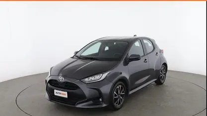 Usata Toyota Yaris Trend 120 CV (88 kW) 2022 Grigio Utilitaria