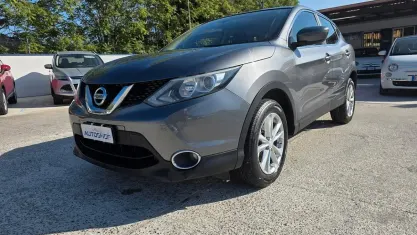 Usata Nissan Qashqai Acenta 110 CV (80 kW) 2014 Grigio SUV