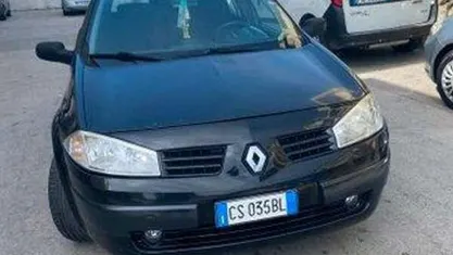 Nero Usata 2004 Renault Mégane II Authentique Tre volumi | 1300 € (Cara)