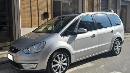 Usata Ford Galaxy Ghia 140 CV (102 kW) 2007 Grigio Monovolume