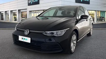 Nero Usata 2022 VW Golf VIII Life Tre volumi | 25.450 € (Buon prezzo)