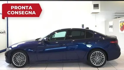 Usata Alfa Romeo Giulia Super 180 CV (132 kW) 2016 Blu/azzurro Berlina