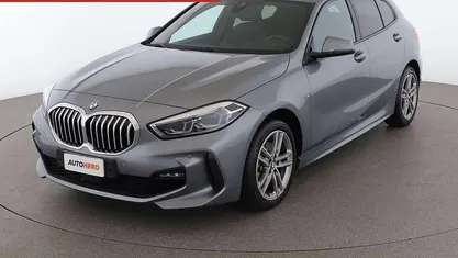 Grigio Usata 2022 BMW 118 M Sport Due volumi | 21.399 € (Ottimo prezzo)