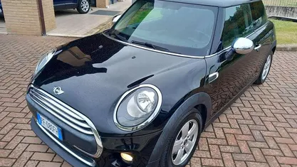 Usata Mini One D Business 95 CV (69 kW) 2016 Nero Utilitaria