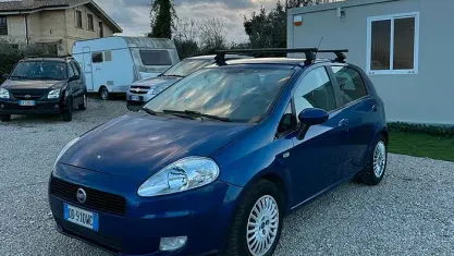 Usata Fiat Punto Classica 69 CV (50 kW) 2008 Bluazzurro Utilitaria