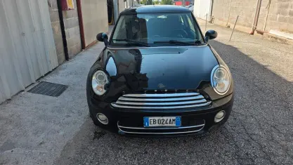 Usata Mini Cooper D 109 CV (80 kW) 2010 Nero Utilitaria