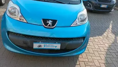 Usata Peugeot 107 68 CV (50 kW) 2008 Blu Utilitaria