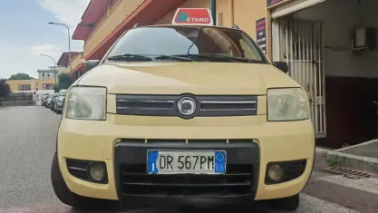 Usata Fiat Panda Climbing 60 CV (44 kW) 2008 Giallo Utilitaria