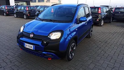 Blu Usata 2023 Fiat Panda Cross Cross Due volumi | 13.500 € (Buon prezzo)