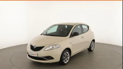 Usata Lancia Ypsilon Gold 70 CV (51 kW) 2015 Beige Utilitaria