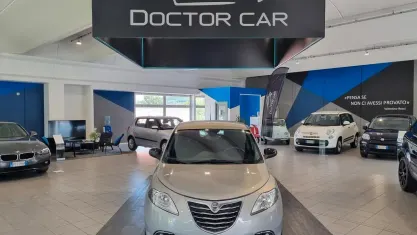 Usata Lancia Ypsilon Gold 95 CV (69 kW) 2012 Grigio Utilitaria