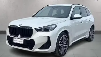 Begagnad BMW X1 M Sport 163 HK (119 kW) 2023 Vit SUV