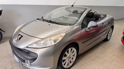 Usata Peugeot 207 CC 109 CV (80 kW) 2007 Grigio Cabrio