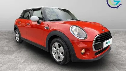 Arancione Usata 2018 Mini Cooper D Due volumi | 13.400 € (Buon prezzo)