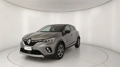 Grigio Usata 2022 Renault Captur Intens SUV | 19.100 € (Buon prezzo)