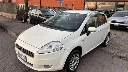 Usata Fiat Grande Punto Dynamic 77 CV (56 kW) 2009 Utilitaria