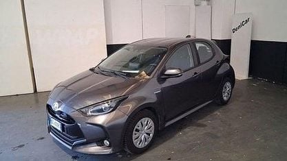 Gebraucht Toyota Yaris Hybrid Business Edition 92 PS (67 kW) 2021 Grau Kleinwagen