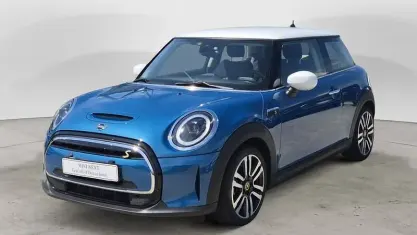 Usata Mini Cooper SE Classic 135 kW (184 CV) 2023 Blu Utilitaria