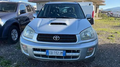 Grigio Usata 2002 Toyota RAV4 SUV | 2699 € (Buon prezzo)