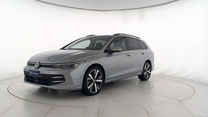 Usata VW Golf VIII Edition 150 CV (110 kW) 2025 Argento metallizzato Station wagon