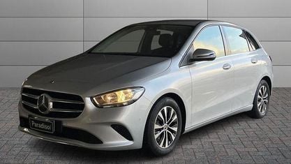Käytetty Mercedes B200 150 HP (110 kW) 2022 Harmaa Tila-auto