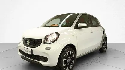 Usata Smart ForFour Passion 71 CV (52 kW) 2015 Bianco Utilitaria