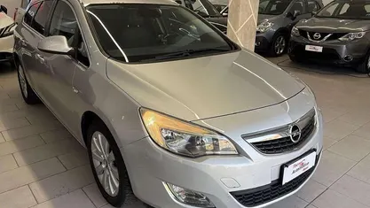 Usata Opel Astra Cosmo 110 CV (80 kW) 2012 Station wagon